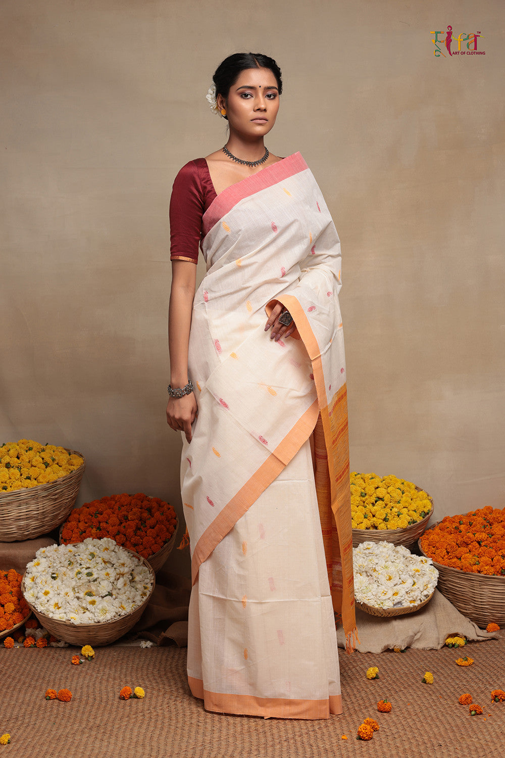 White Handloom Cotton Kanchi Saree