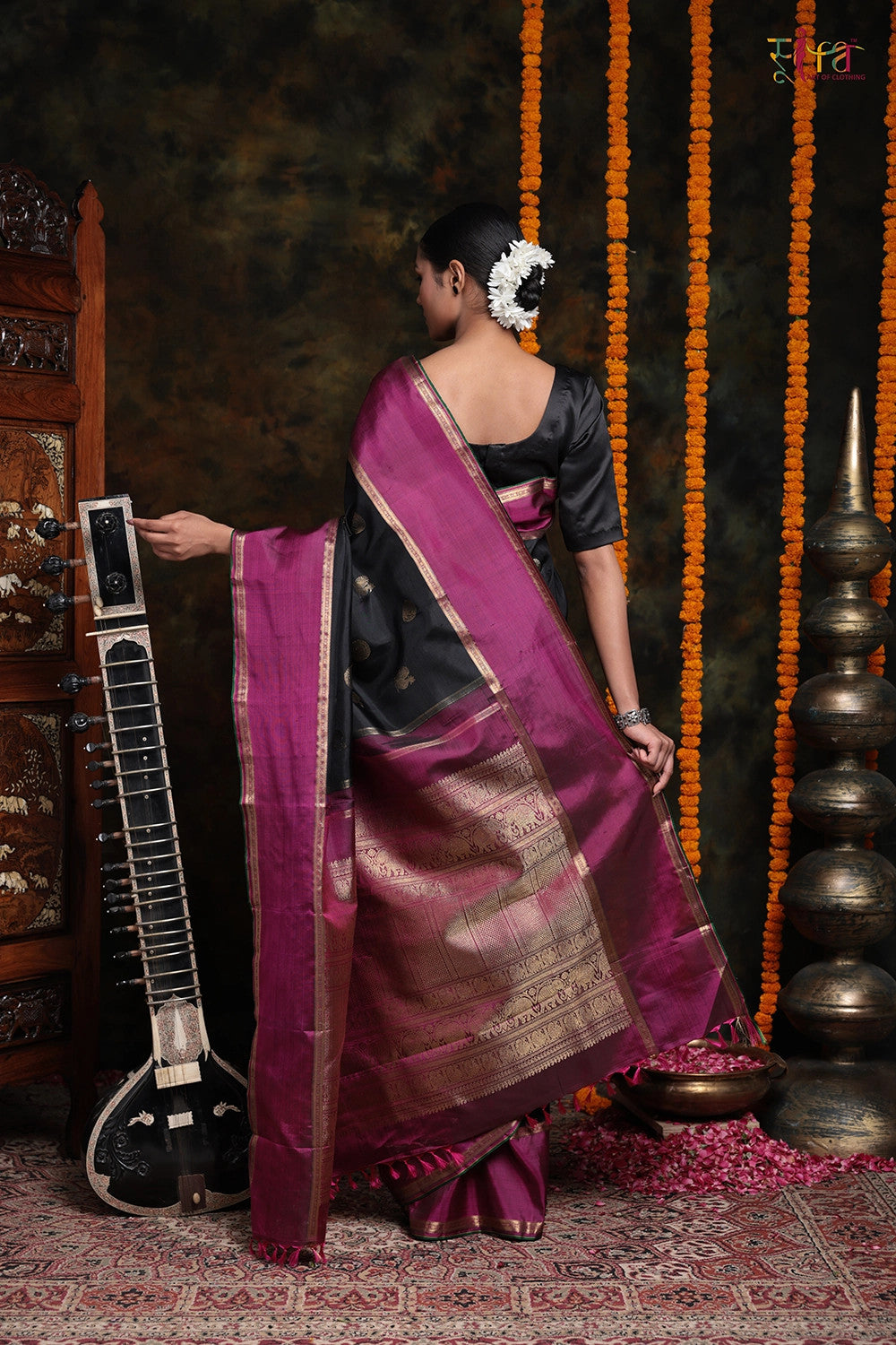 Handloom Black  Kanchipattu Saree With Bird Motifs