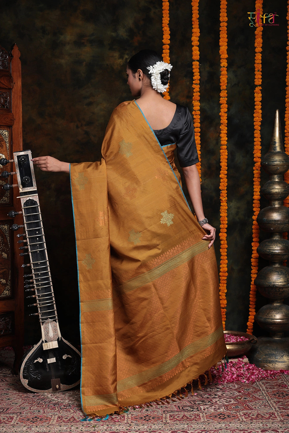 Handloom Mustard Kanchipattu With Floral Zari Motifs