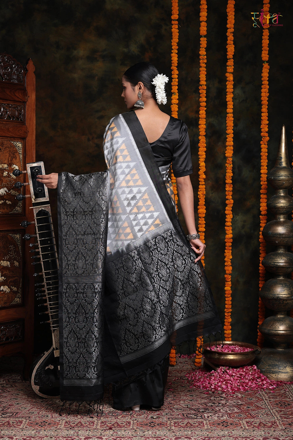 Handloom Fossil Grey Pure Silk Saree