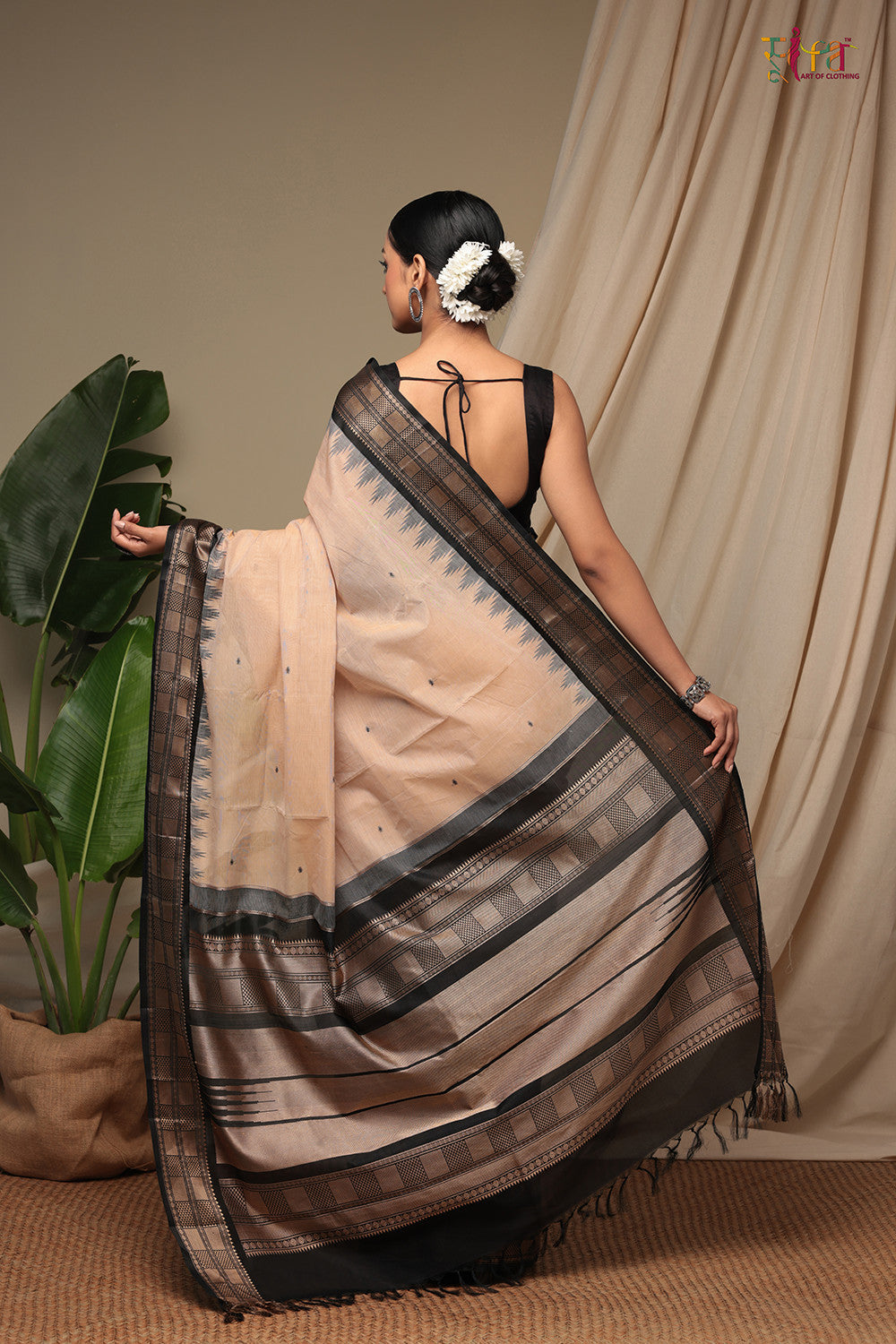 Handloom Peanut Brown Pure Cotton Kanchi Saree With Pure Silk Border & Pallu