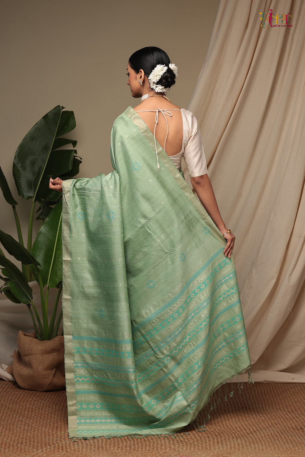 Handloom Pistachio Green Pure Tussar Silk Kanchi Saree with Zari Border