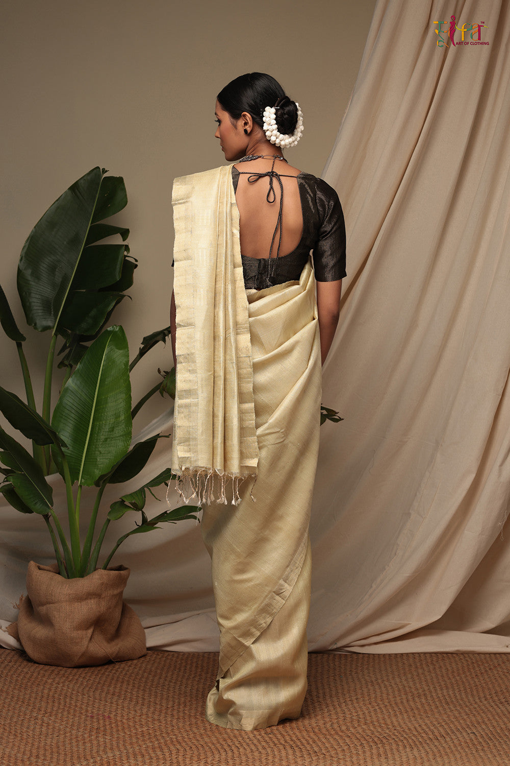 Handloom Almond White Pure Tussar Silk Kanchi Saree With Zari Border