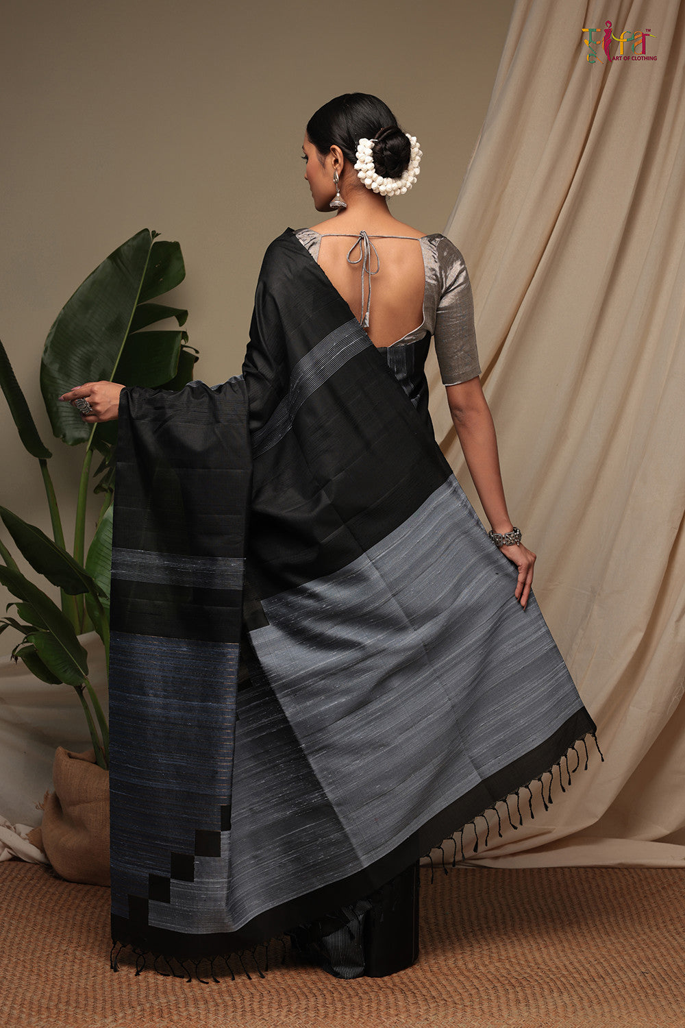 Handloom Carbon Black Pure Silk Kanchi Contemporary Saree