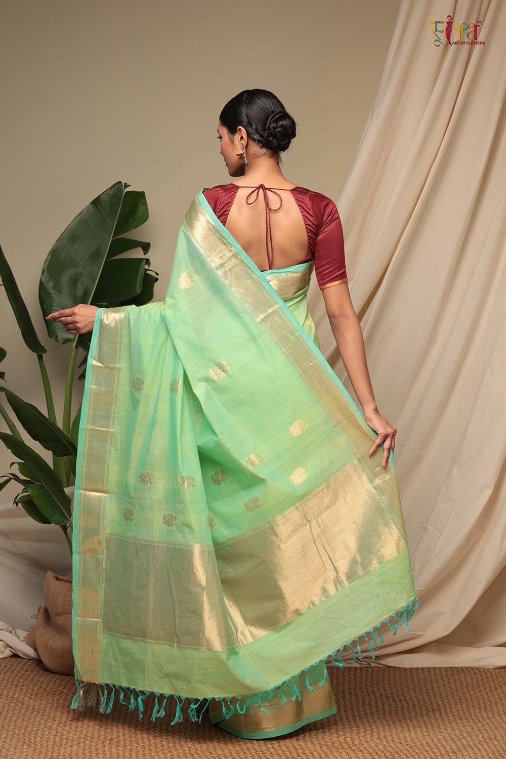 Handloom Pastel Green Pure Cotton Kanchi Saree With Zari Border And Motifs