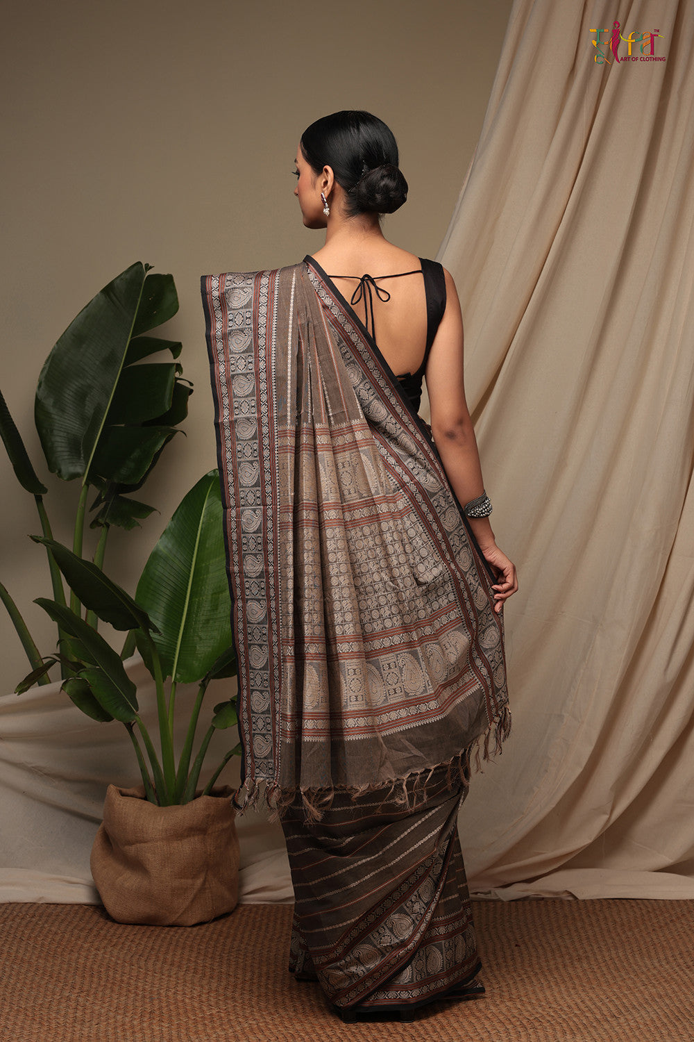 Handloom Fossil Grey Pure Cotton Kanchi Saree