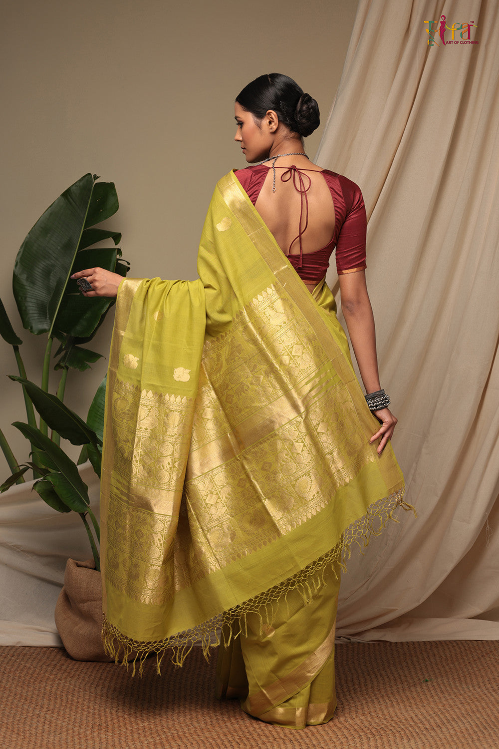 Handloom Lime Green Pure Cotton Kanchi Saree With Zari Border And Motifs