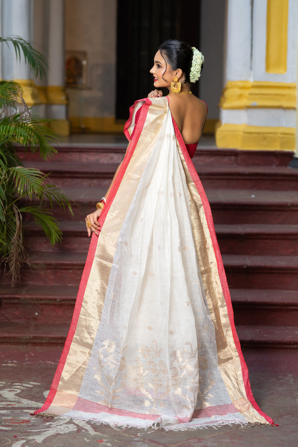 Handloom White Pure Linen Jamdani Saree with Gold Zari Border