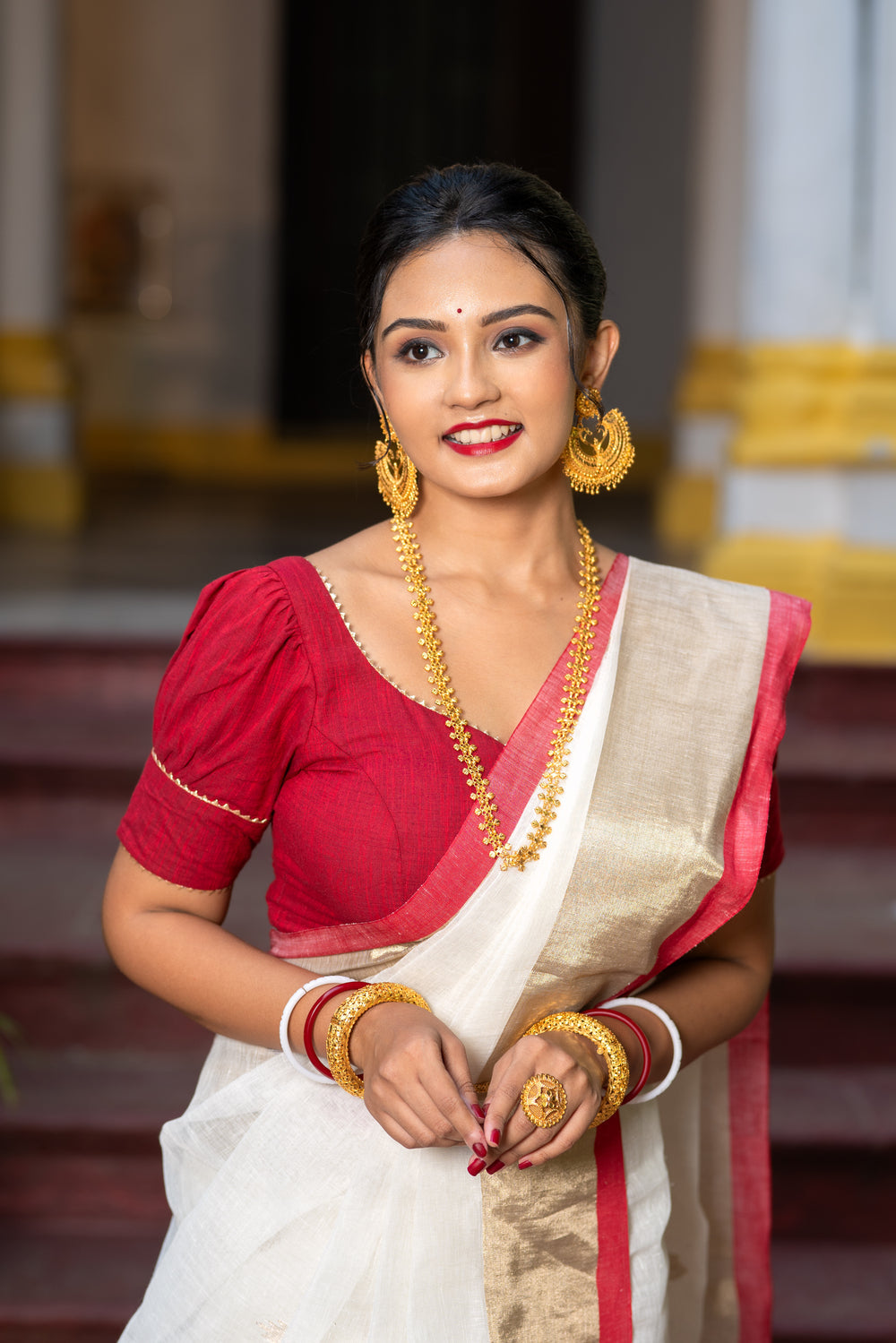 Handloom White Pure Linen Jamdani Saree with Gold Zari Border