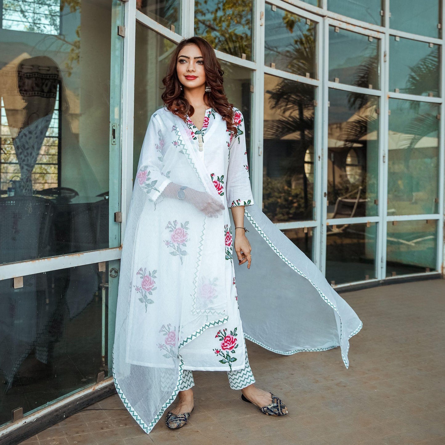 Red Rose Women White Printed Viscose Rayon Kurta, Pant And Dupatta Set