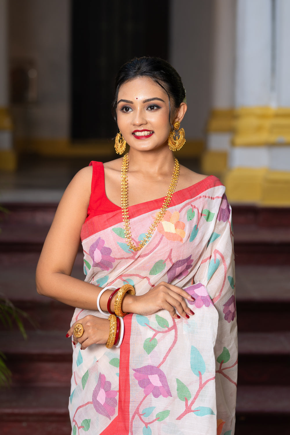 Handloom White & Red Pure Cotton Multi Colour Floral Motifs Jamdani Saree