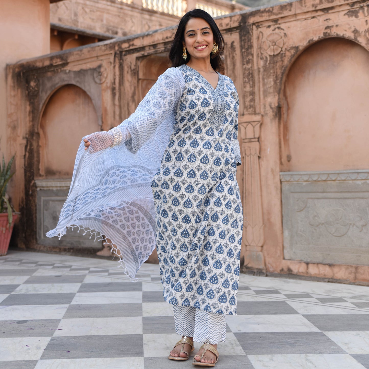 Hand Block Women White Printed Viscose Rayon Kurta And Palazzo Set