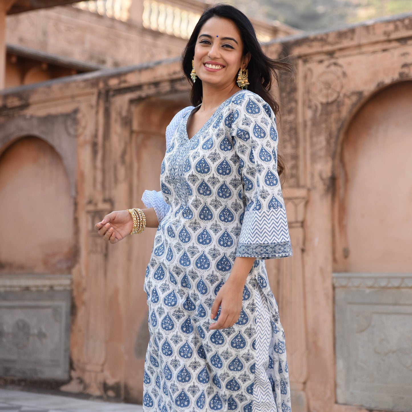 Hand Block Women White Printed Viscose Rayon Kurta And Palazzo Set