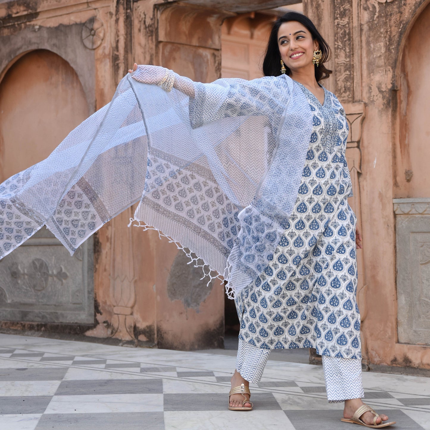 Hand Block Women White Printed Viscose Rayon Kurta And Palazzo Set