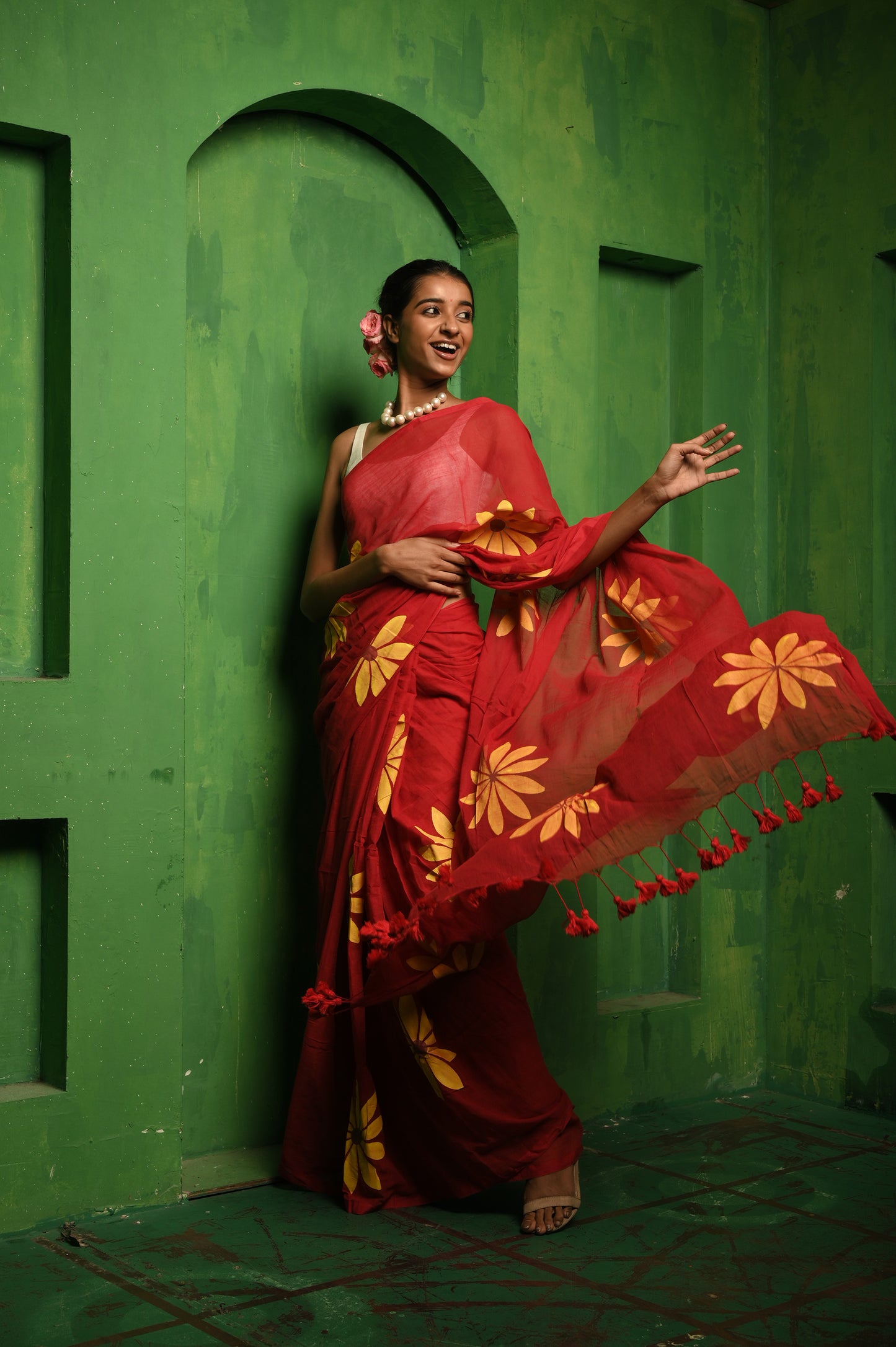 Anokha Pyaar I Red mul cotton handloom saree with handpainted florals