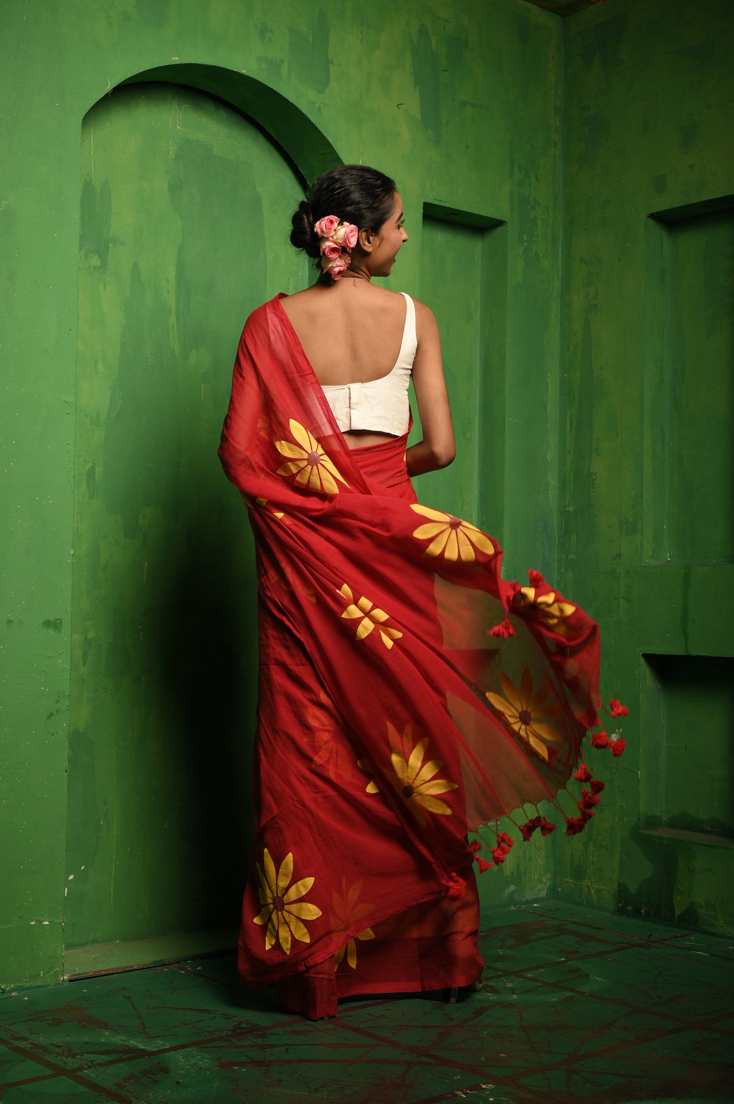 Anokha Pyaar I Red mul cotton handloom saree with handpainted florals