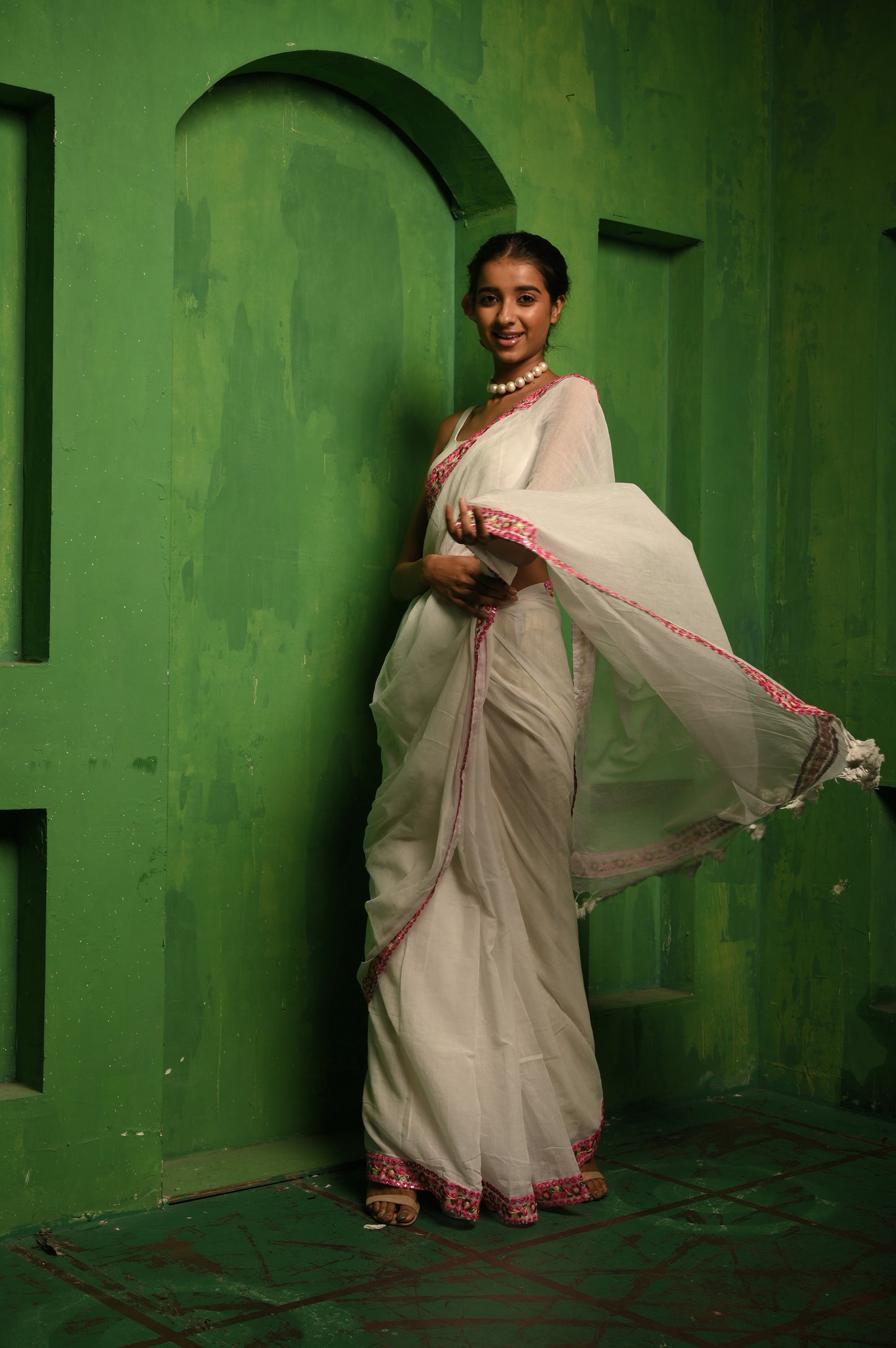 Chaand Sifarish I White Mul Cotton Saree with Embroidered Lace Border