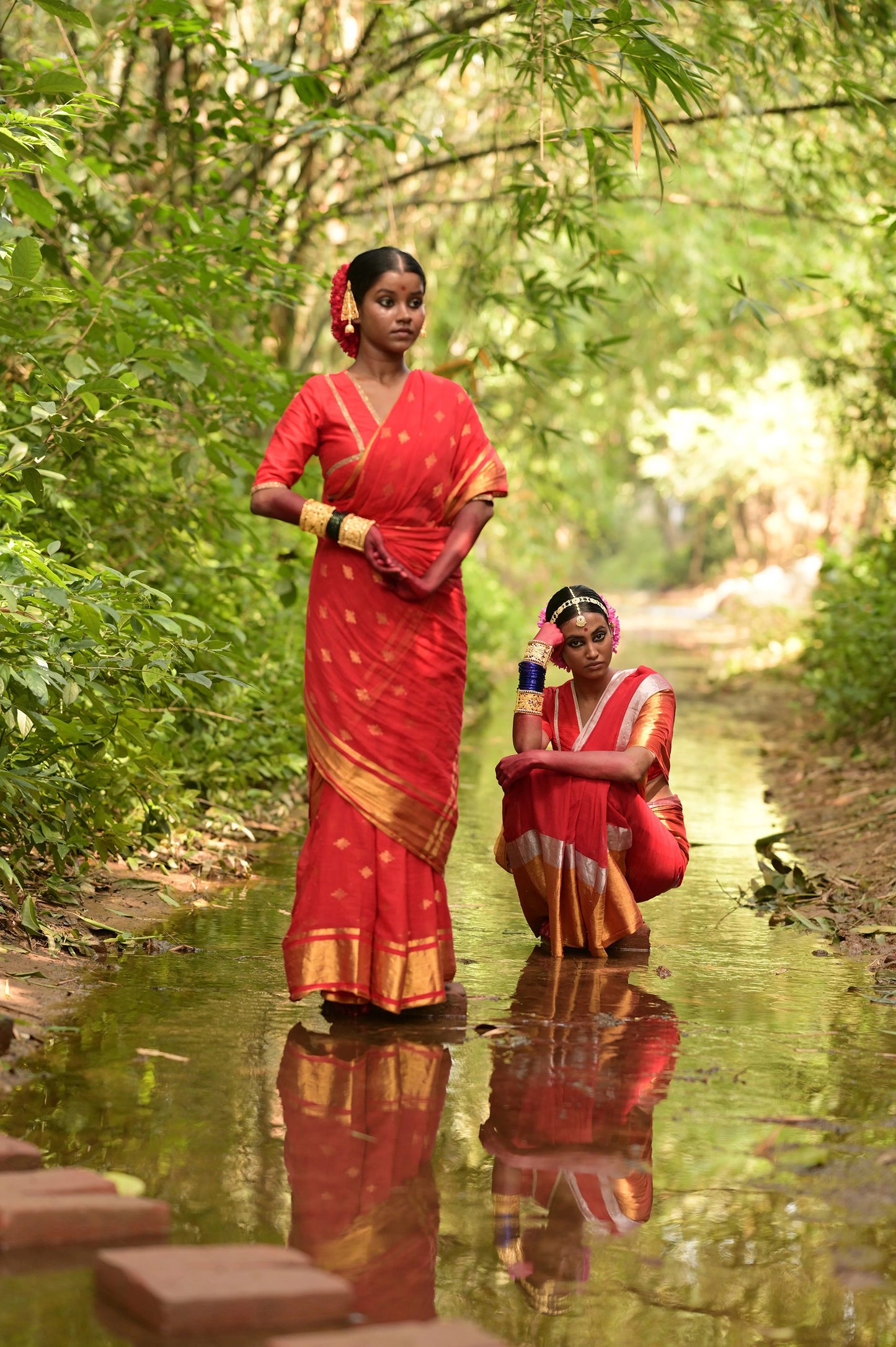 kanta I Red Handloom Cotton Saree with Jamdani Motifs