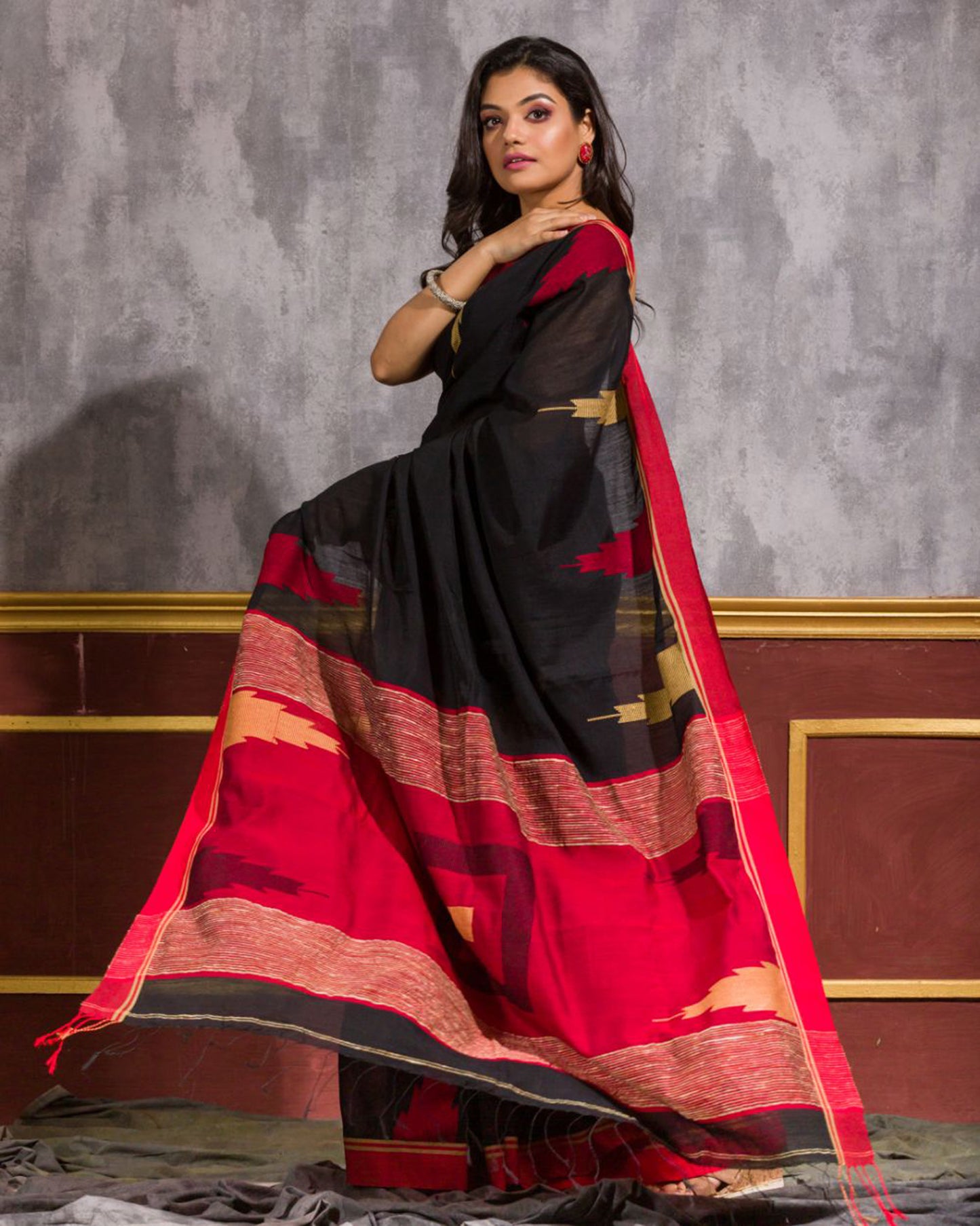 Temple Border Black Blended Cotton Saree