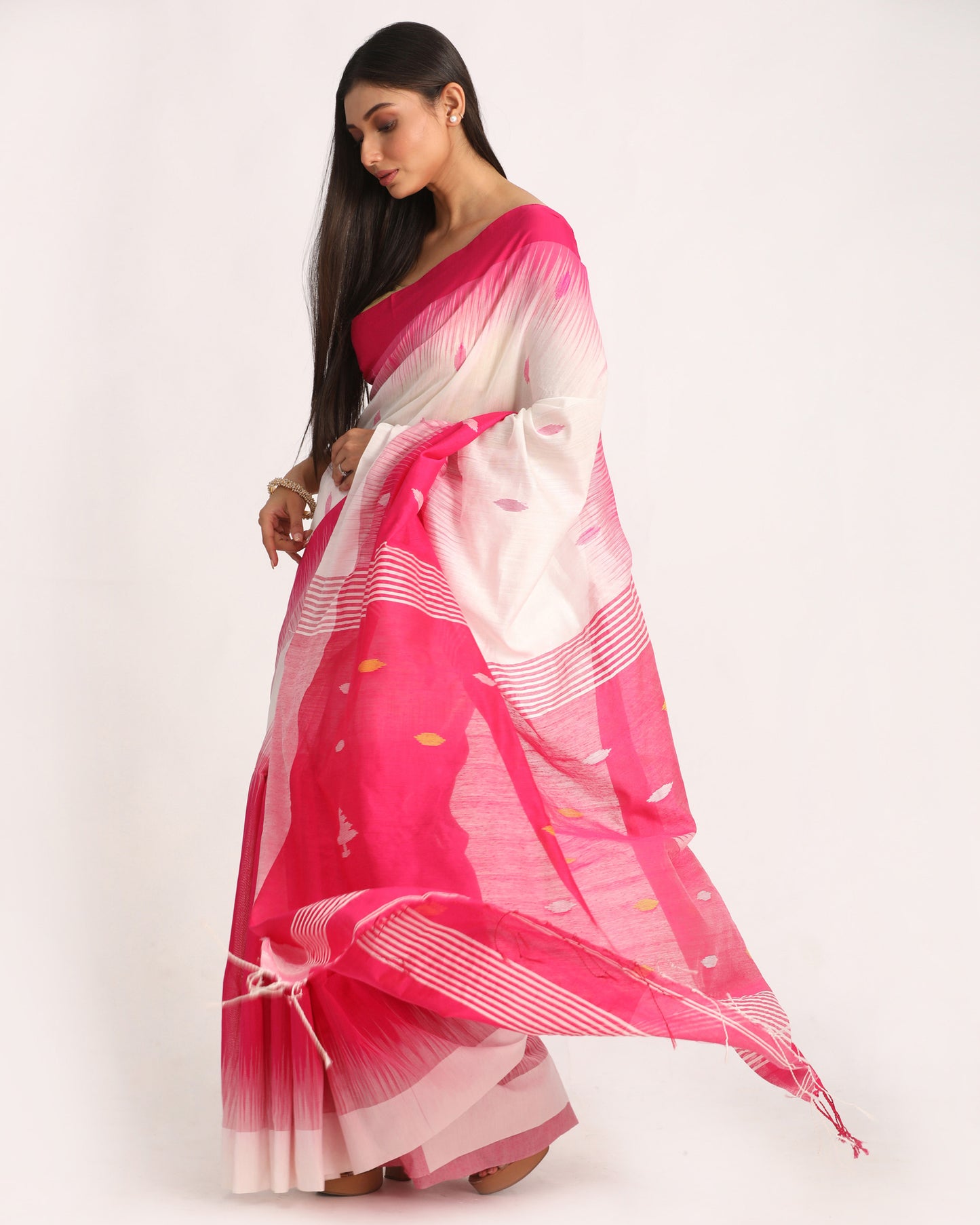 Fuchsia White Cotton Blend Handloom Tie Dye Jamdani Saree