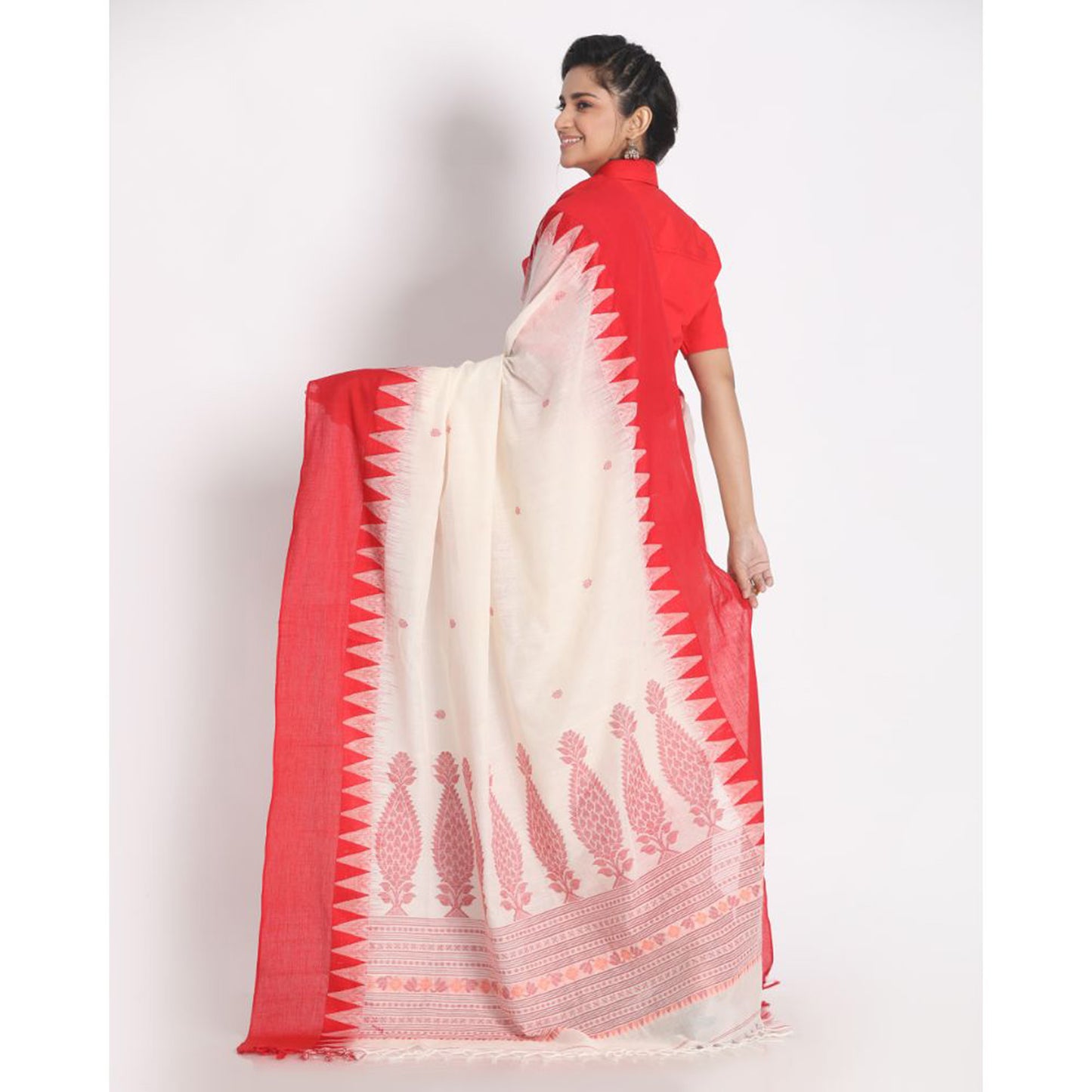 Temple Border White Cotton Tangail Saree