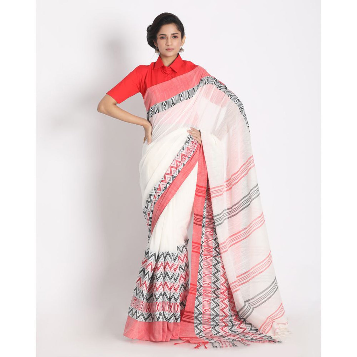 Red Border White Begampuri Handspun Cotton Saree