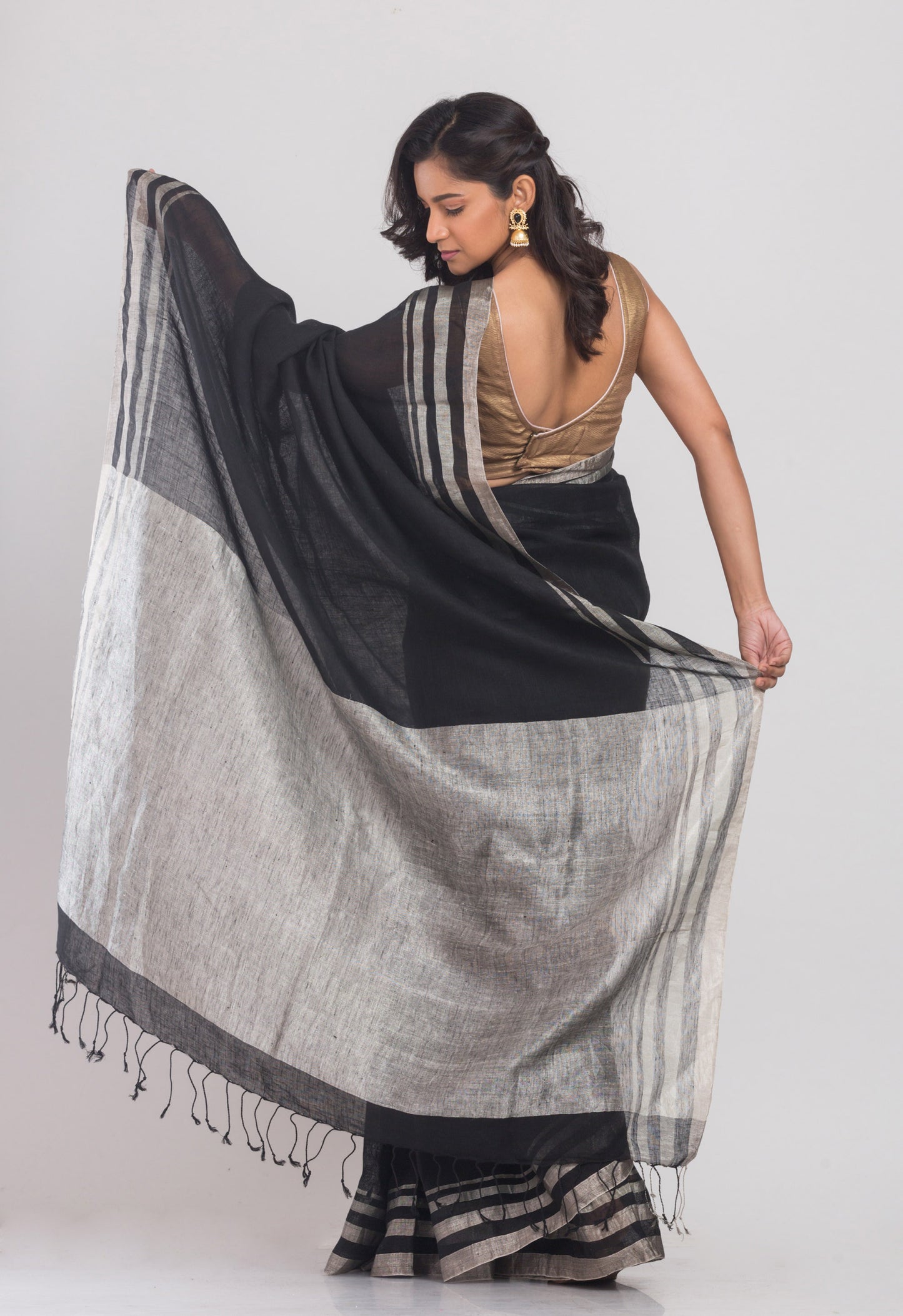 Black Handloom Linen Saree Silver Zari Border And Pallu