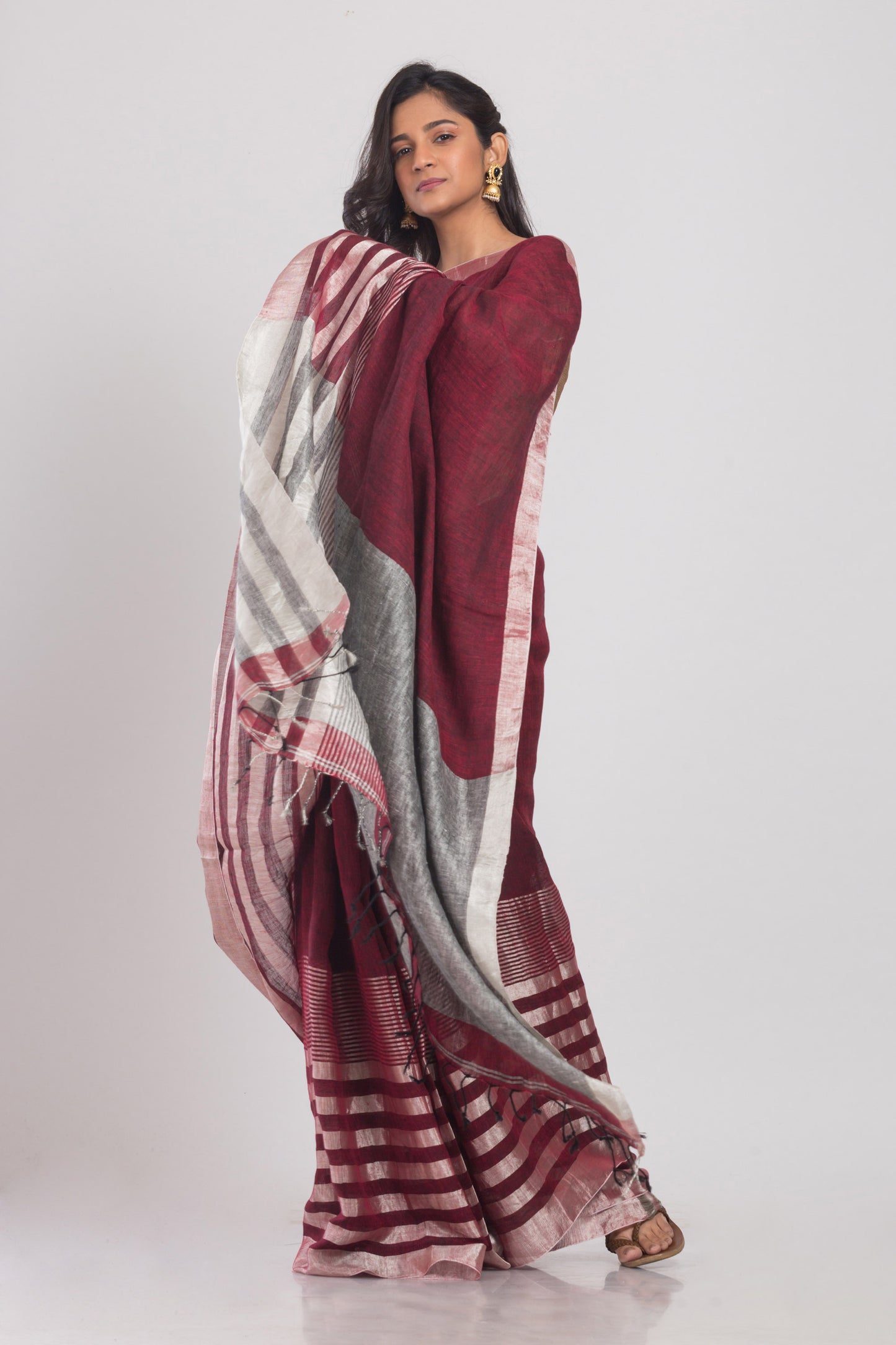 Maroon Linen Saree With Silver Zari Pallu And Border