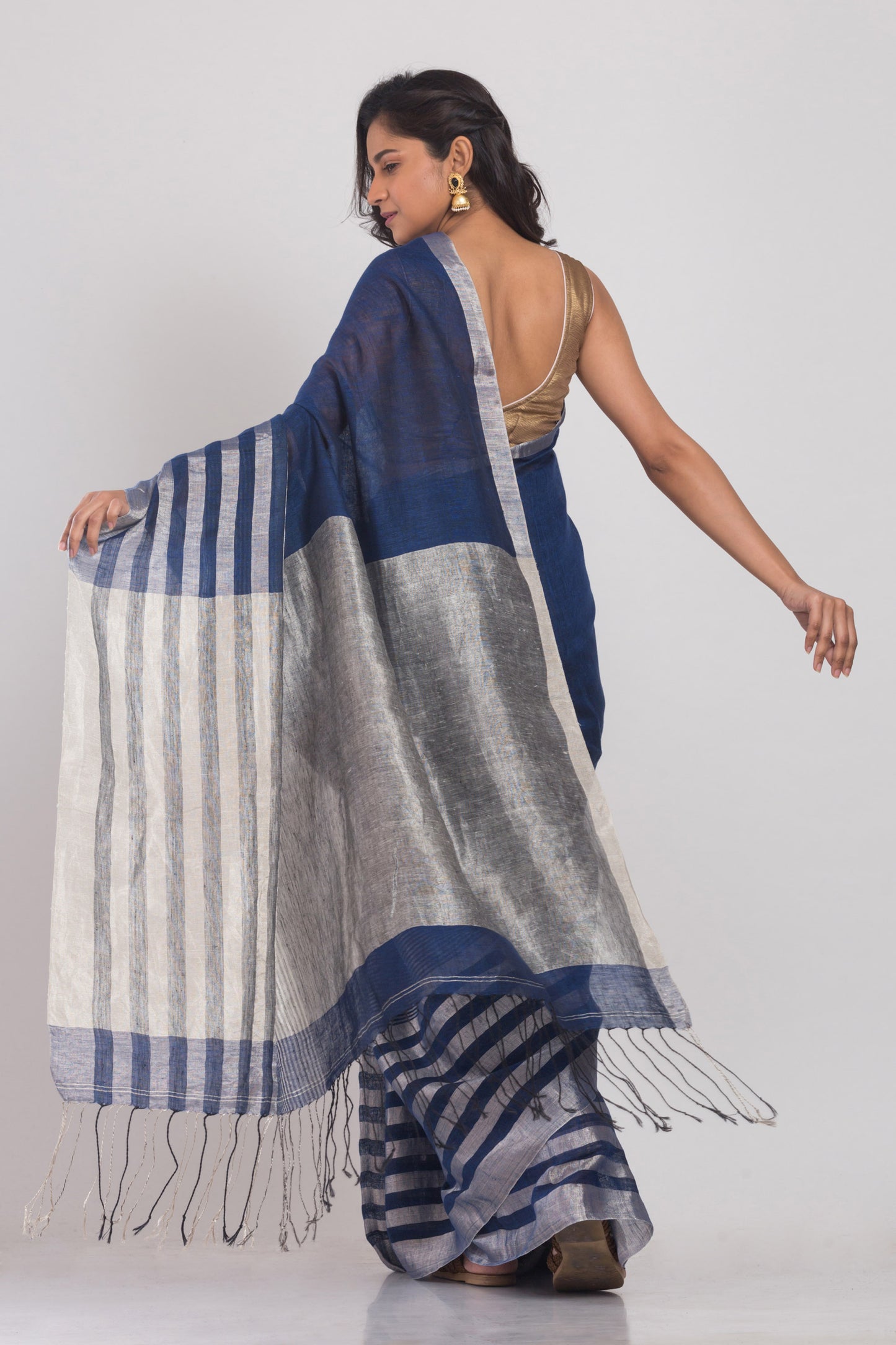 Blue Linen Saree With Silver Zari Pallu And Border