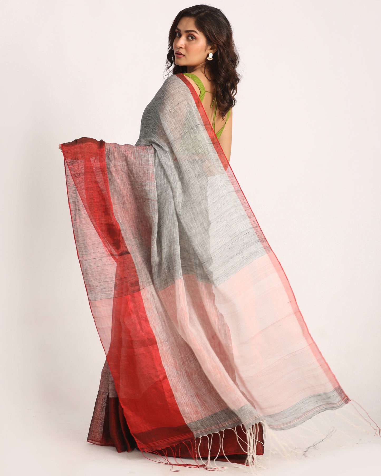 Design Zari Border Grey Handloom Traditional Linen Saree