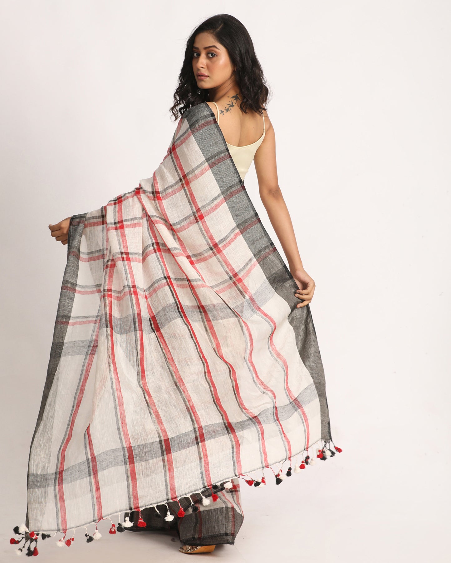 Off White Red Traditional Check Linen Handloom Saree