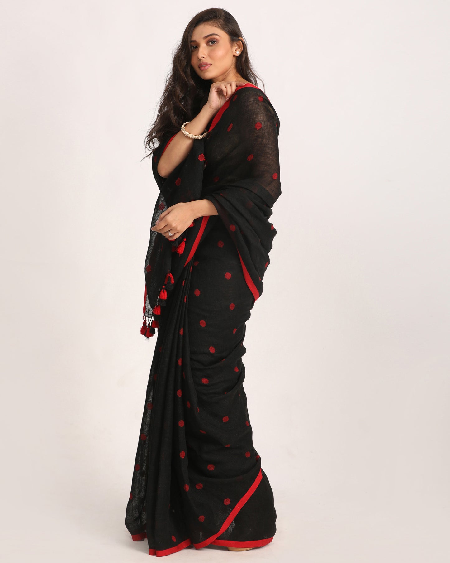 Black Traditional Handloom Linen Jamdani Saree