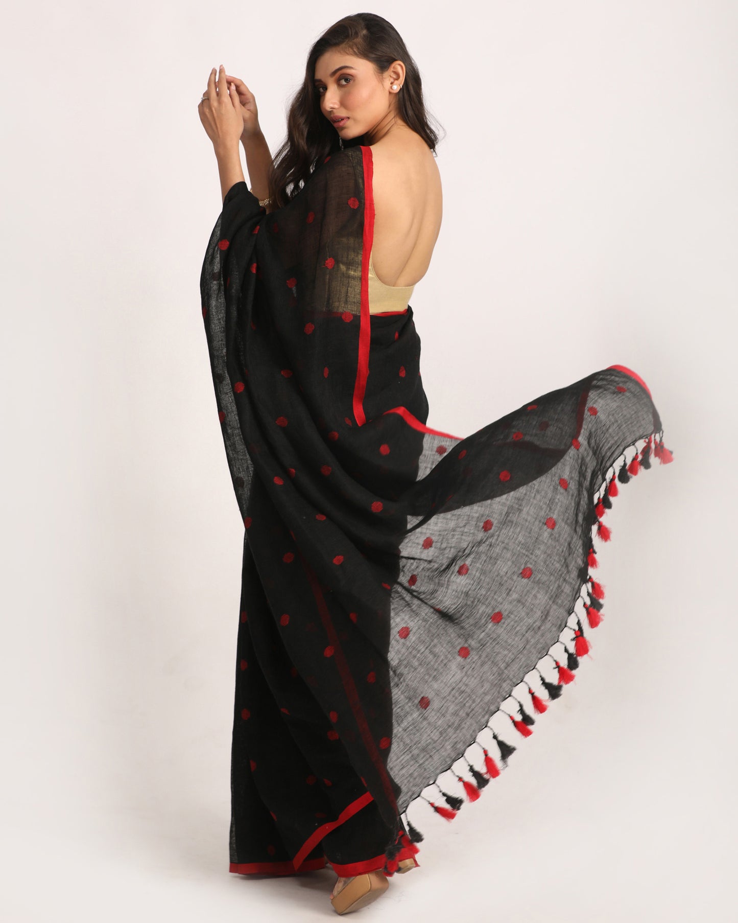 Black Traditional Handloom Linen Jamdani Saree