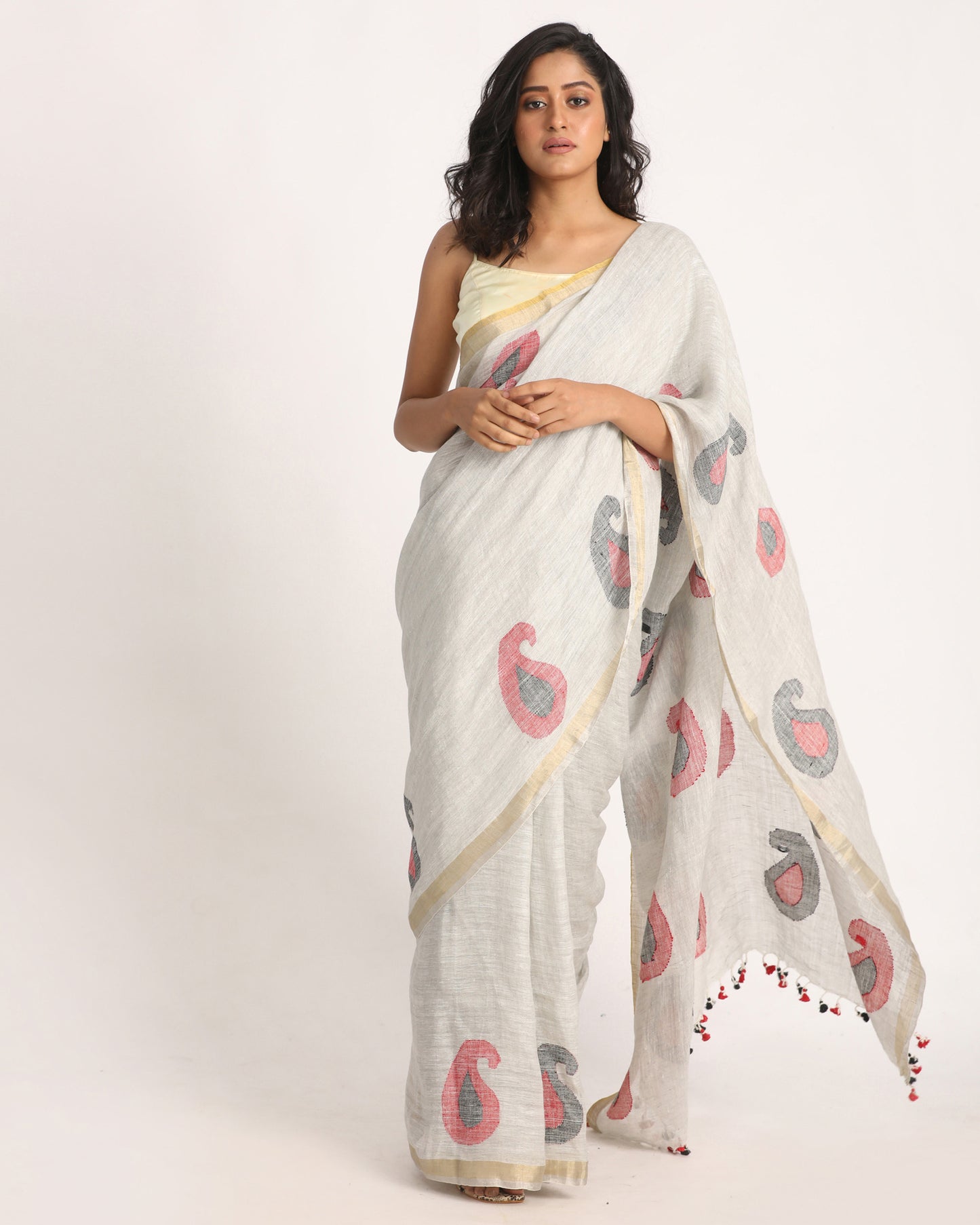 Silver GreyTraditional Handloom Linen Jamdani Saree