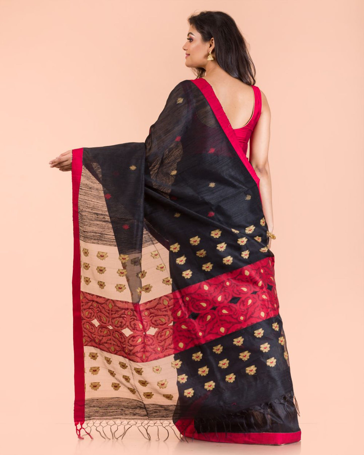 Black Handwoven Matka Silk Saree