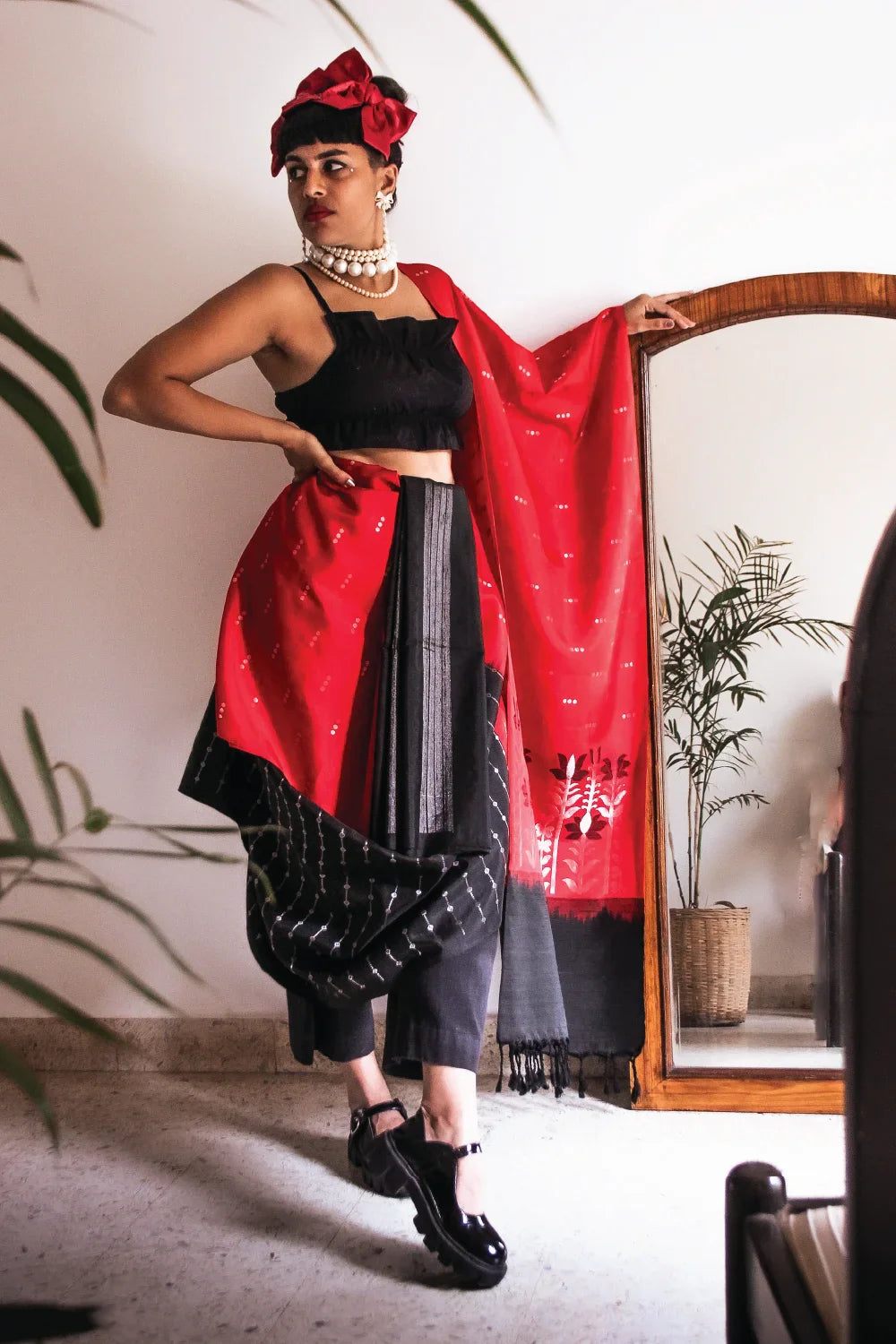 Handloom Red & Black Pure Silk Contemporary Kanchipattu Saree