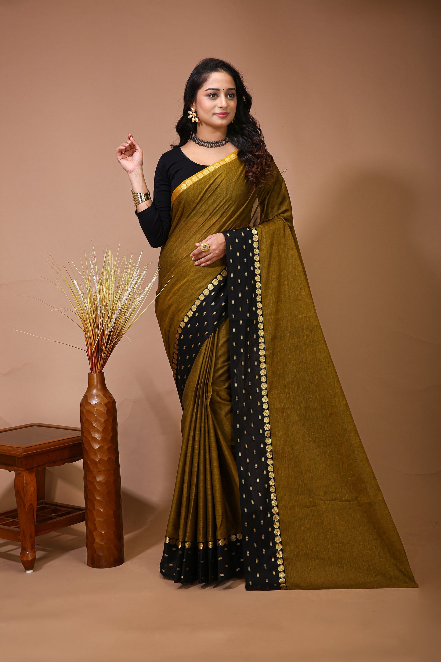 Dori Gold Cotton Self Design Saree