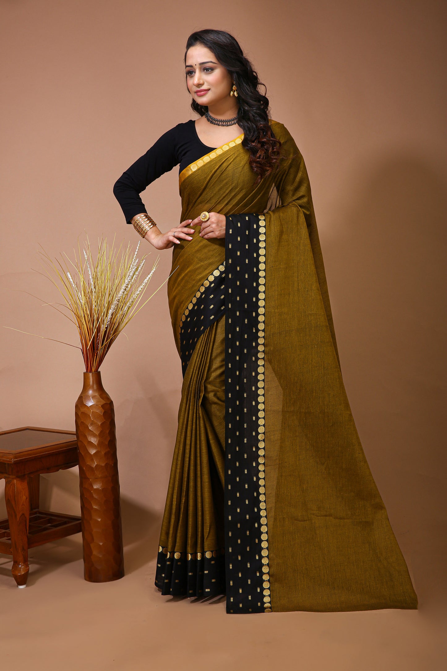 Dori Gold Cotton Self Design Saree