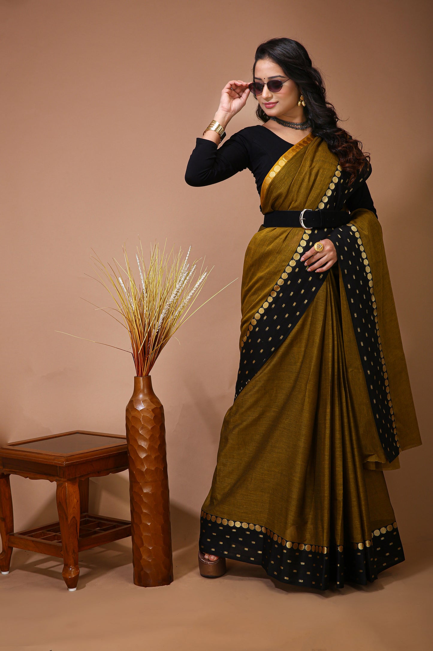 Dori Gold Cotton Self Design Saree