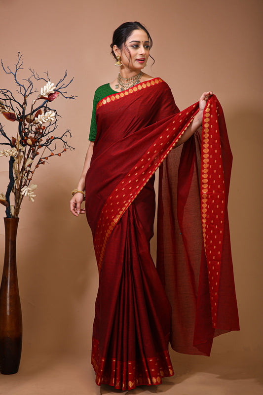 Dori Red Cotton Self Design Saree