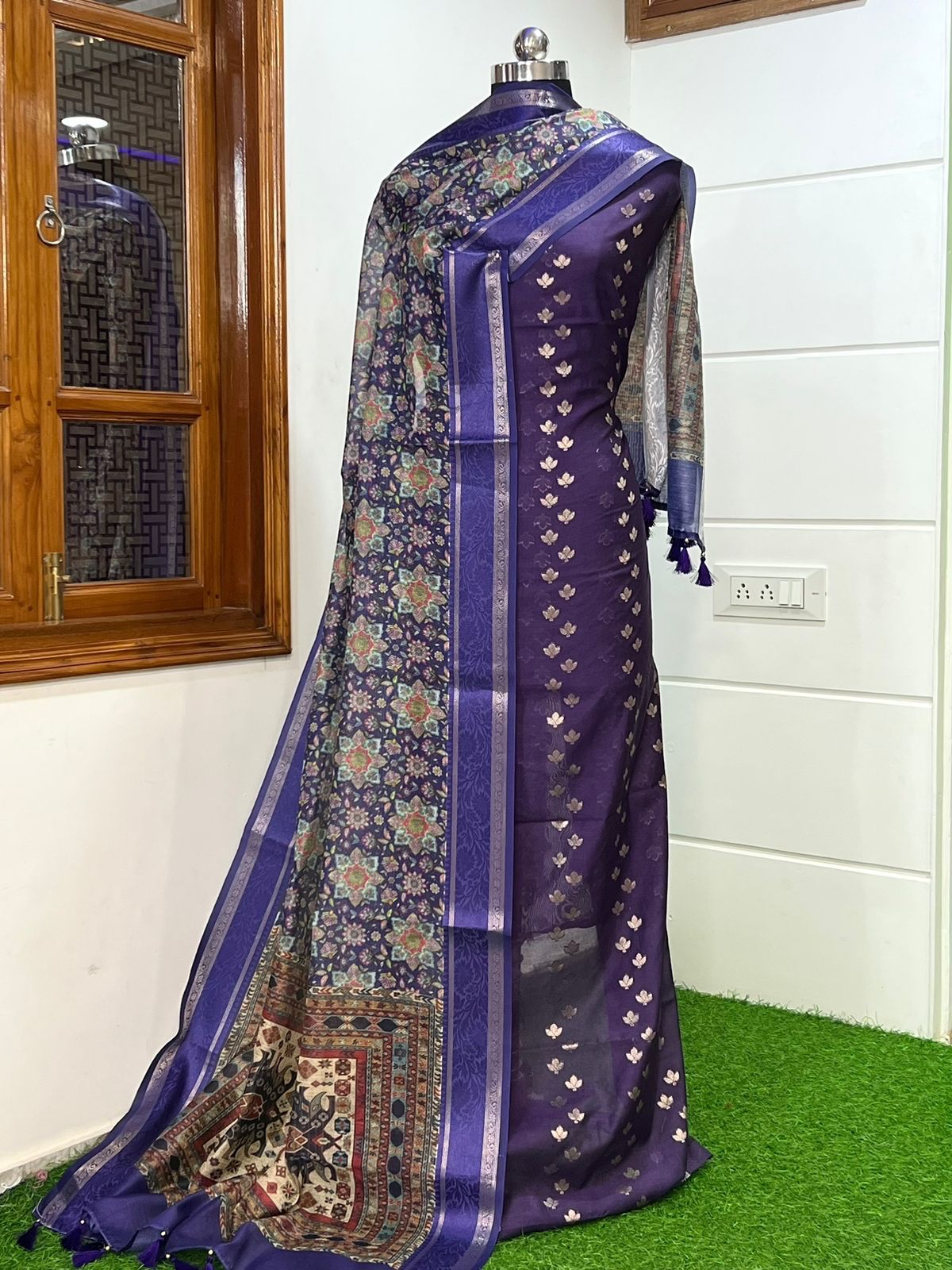 Chanderi Zari Booti Suit