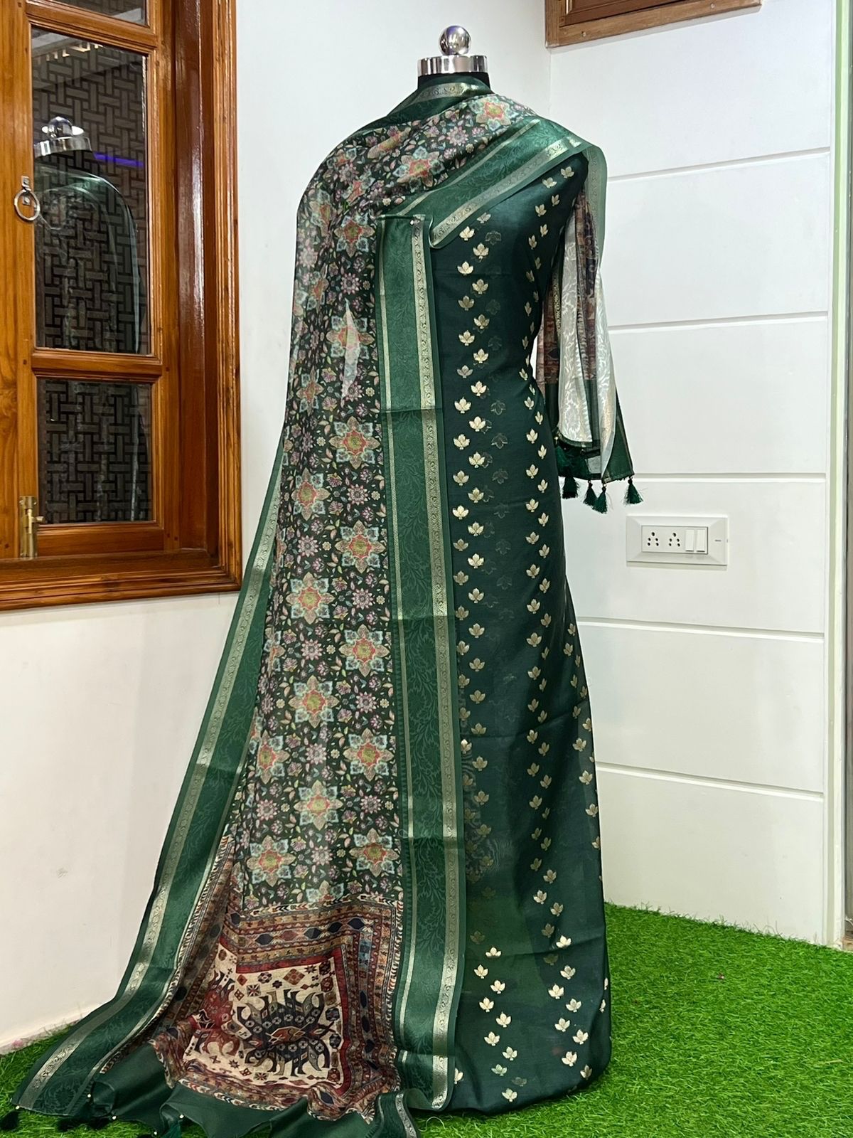 Chanderi Zari Booti Suit