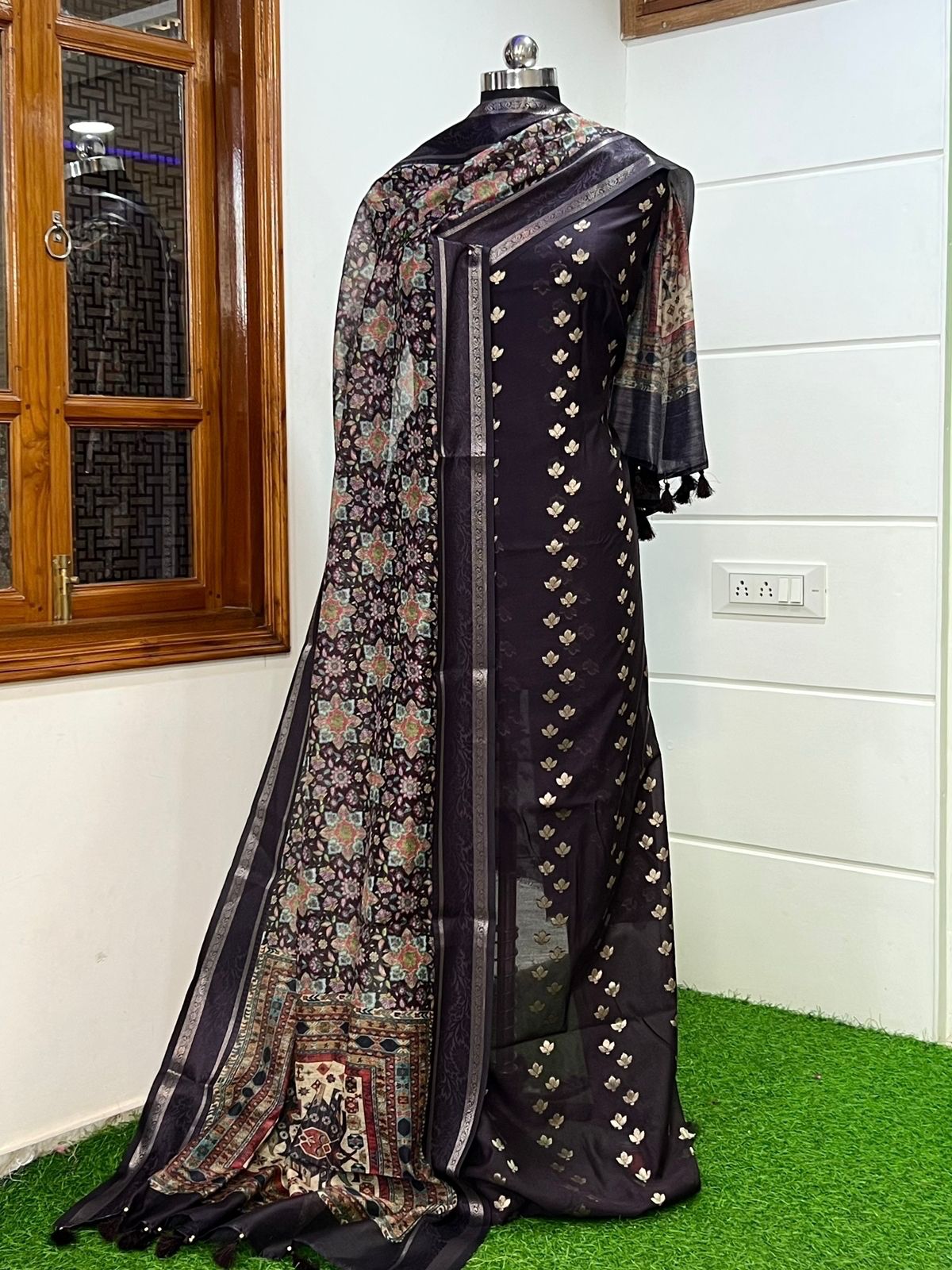 Chanderi Zari Booti Suit