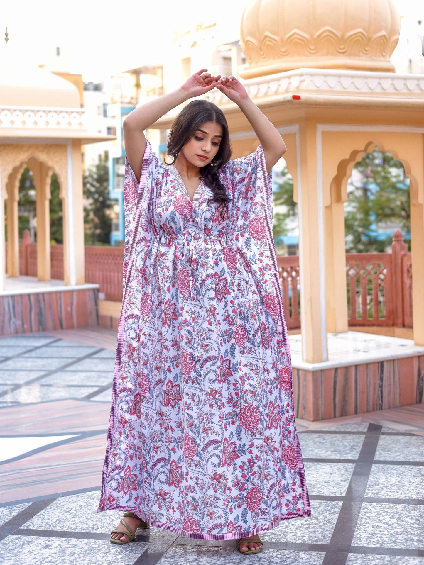 Divena White And Pink Floral Print Kaftan - divenaworld.com