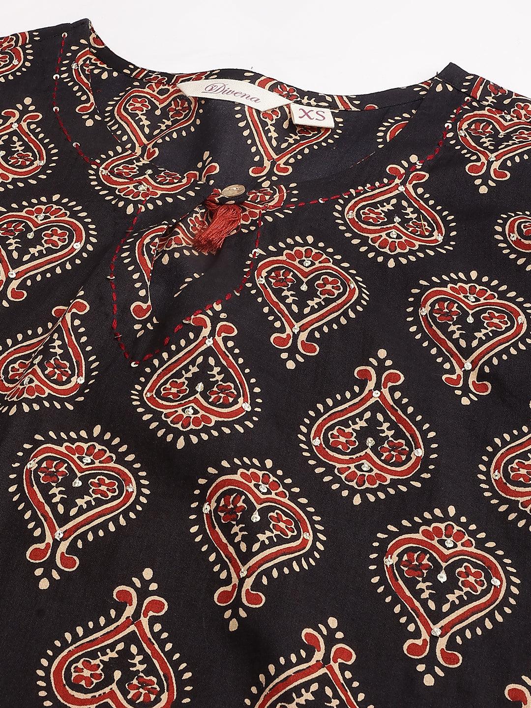 Divena Black and Red Cotton Buti Printed Kurta with hem Cuffed pant set - divena world-Mohi