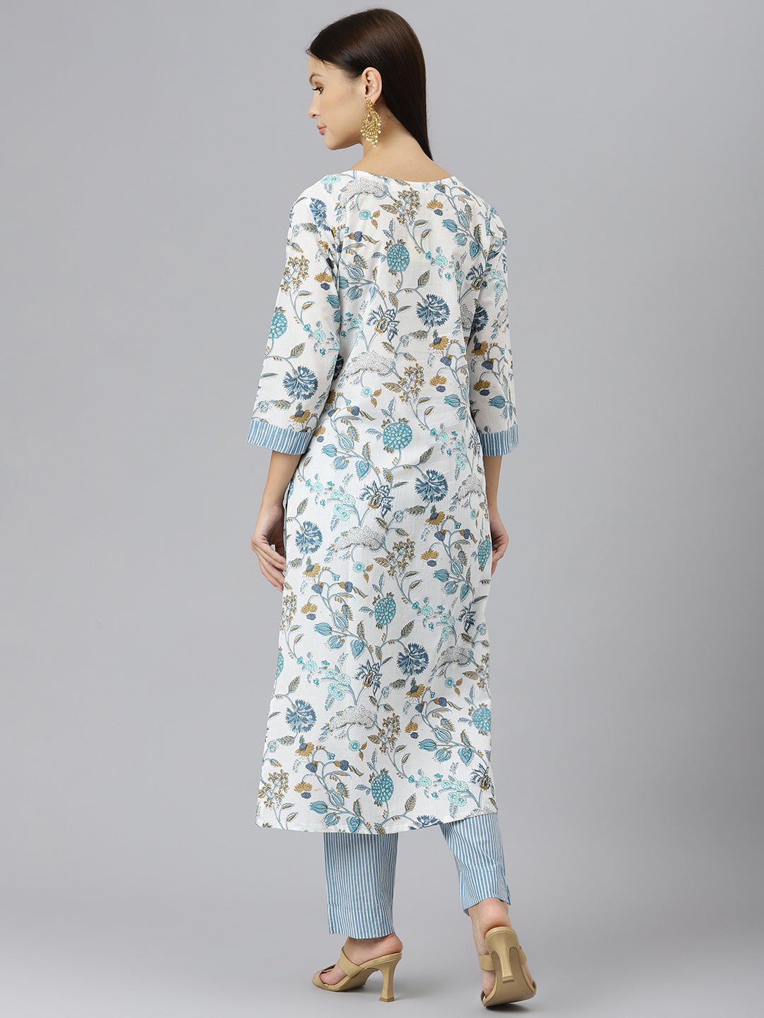 Women White Floral Printed Pure Cotton Kurta with Trousers