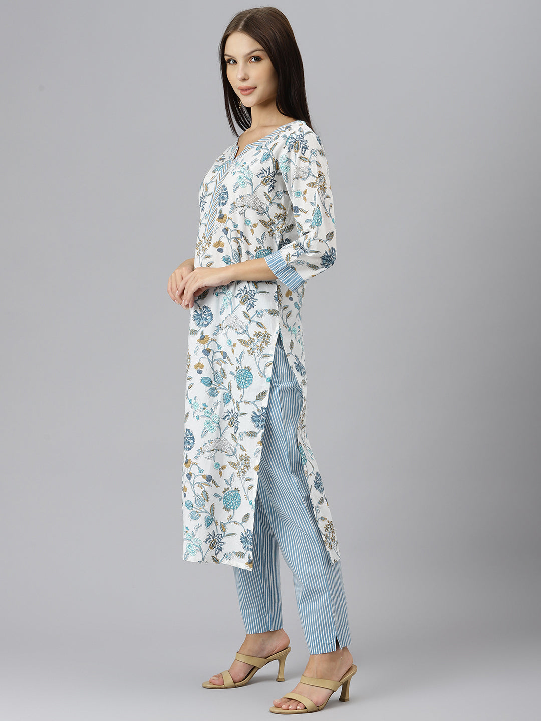 Women White Floral Printed Pure Cotton Kurta with Trousers