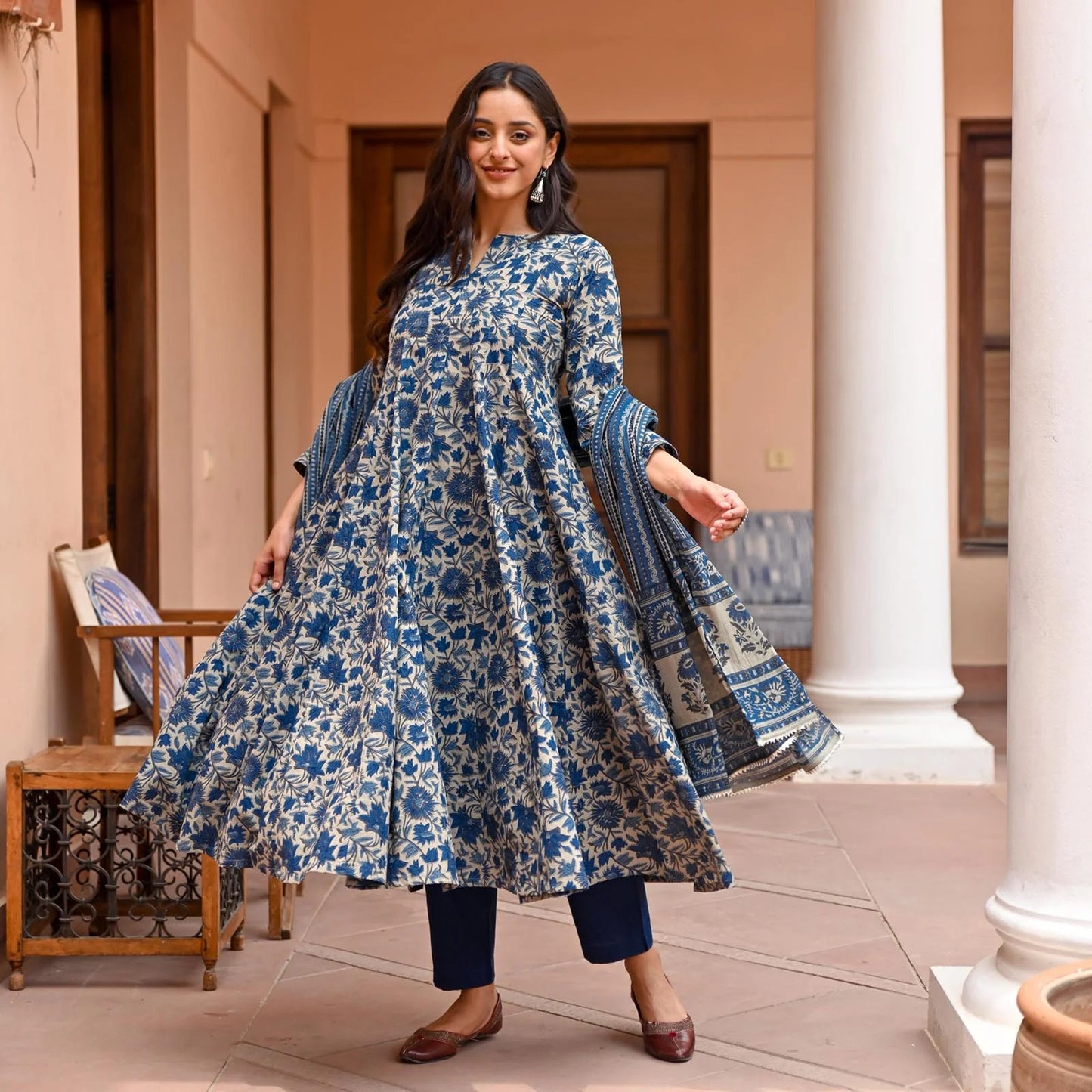 Menka Women Blue Printed Viscose Rayon Kurta, Pant And Dupatta Set