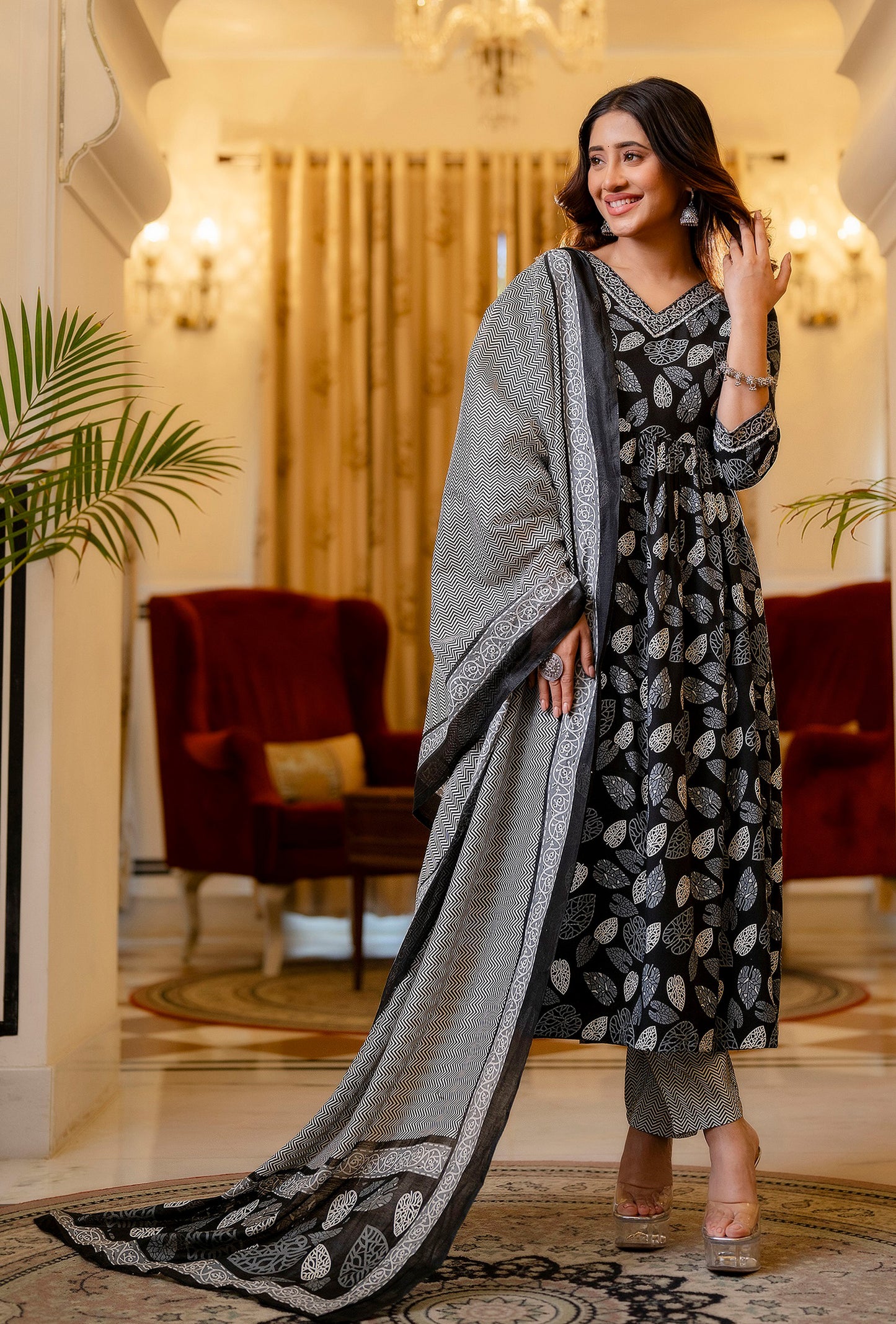 Dia Women Balck And White Printed Viscose Rayon Kurta, Pant And Dupatta Set