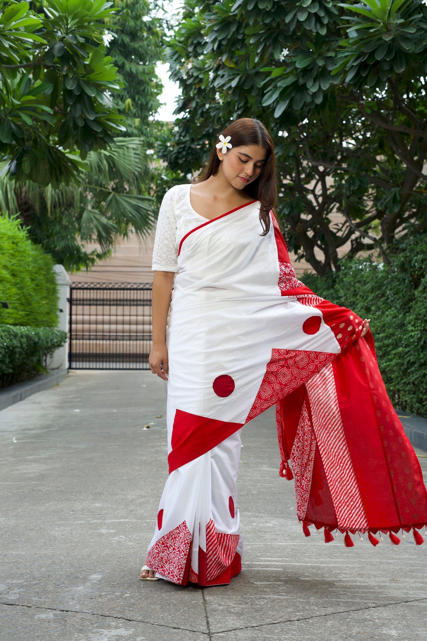 अतरंगी Red EleganceSaree